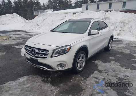 2020 Mercedes-Benz Gla 250 4Matic z USA, uszkodzony, nr VIN WDCTG4GB5LJ658865